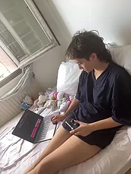 Snapshot of NIQUE_TARAXX chatting on 11, 9, 2025 NIQUE TARAXX online show from 11, 9, 2025