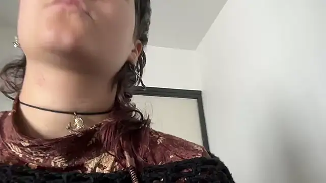 Snapshot of NIQUE_TARAXX chatting on 29, 9, 2025 NIQUE TARAXX online show from 29, 9, 2025