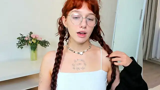 LeelooYolo online show from 9, 11, 2025