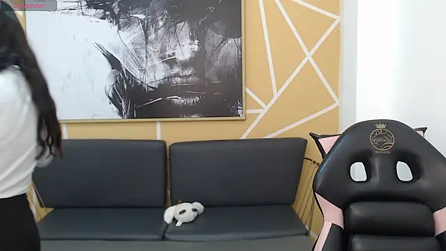 olivia russo  online show from 9, 3, 2026