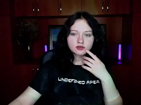 LadyAlice  online show from 7, 11, 2025