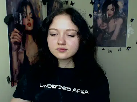 LadyAlice  online show from 28, 11, 2025