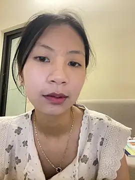 Snapshot of Lil-Gi chatting on 5, 10, 2025 Lil-Gi online show from 5, 10, 2025