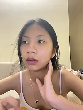 Snapshot of Lil-Gi chatting on 16, 10, 2025 Lil-Gi online show from 16, 10, 2025