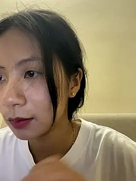 Snapshot of Lil-Gi chatting on 20, 10, 2025 Lil-Gi online show from 20, 10, 2025