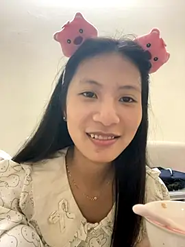 Snapshot of Lil-Gi chatting on 1, 11, 2025 Lil-Gi online show from 1, 11, 2025