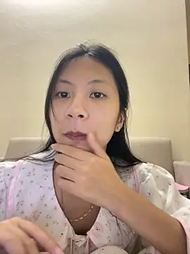 Snapshot of Lil-Gi chatting on 3, 11, 2025 Lil-Gi online show from 3, 11, 2025