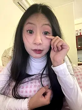 Snapshot of Lil-Gi chatting on 19, 11, 2025 Lil-Gi online show from 19, 11, 2025