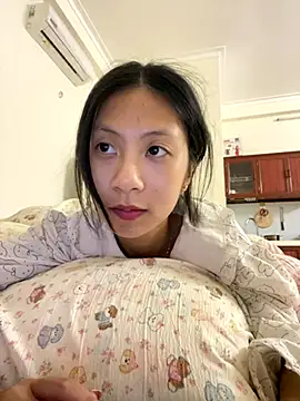 Snapshot of Lil-Gi chatting on 20, 11, 2025 Lil-Gi online show from 20, 11, 2025