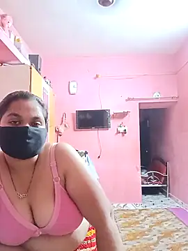 Snapshot of biggbobbsgirl chatting on 9, 9, 2025 biggbobbsgirl online show from 9, 9, 2025