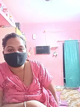 Snapshot of biggbobbsgirl chatting on 21, 9, 2025 biggbobbsgirl online show from 21, 9, 2025