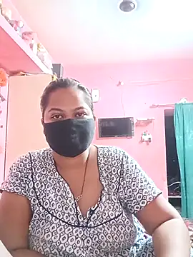 Snapshot of biggbobbsgirl chatting on 28, 9, 2025 biggbobbsgirl online show from 28, 9, 2025