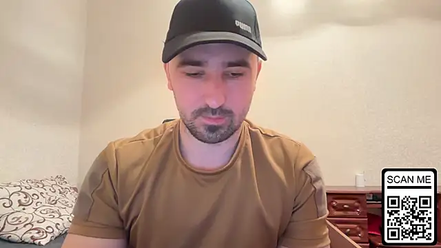 Snapshot of Hard_to_Obey chatting on 23, 4, 2026 Hard to Obey online show from 23, 4, 2026