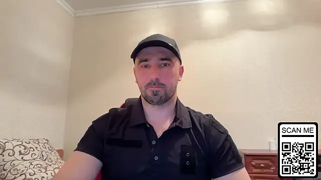 Snapshot of Hard_to_Obey chatting on 26, 4, 2026 Hard to Obey online show from 26, 4, 2026