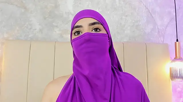 nayiraa  online show from 14, 4, 2026