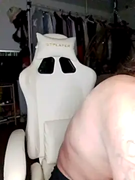 Snapshot of SugarThug chatting on 9, 7, 2026 SugarThug online show from 9, 7, 2026