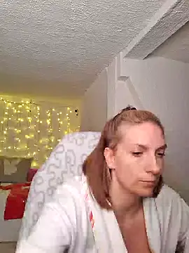 SexyJulia21 online show from 12, 12, 2024