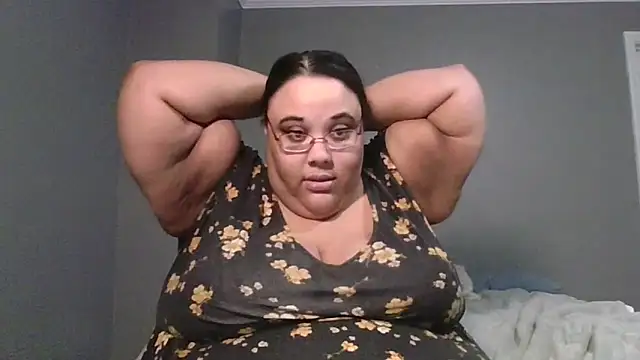 Snapshot of SexyBBW10790 chatting on 21, 4, 2026 SexyBBW10790 online show from 21, 4, 2026