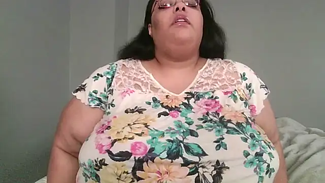 Snapshot of SexyBBW10790 chatting on 21, 4, 2026 SexyBBW10790 online show from 21, 4, 2026