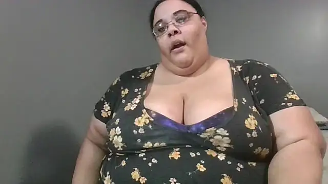 Snapshot of SexyBBW10790 chatting on 29, 4, 2026 SexyBBW10790 online show from 29, 4, 2026