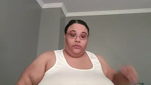 Snapshot of SexyBBW10790 chatting on 8, 5, 2026 SexyBBW10790 online show from 8, 5, 2026
