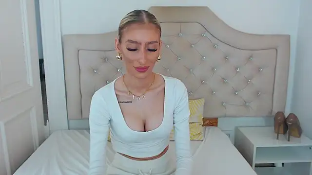 NatalieSensual online show from 19, 4, 2026