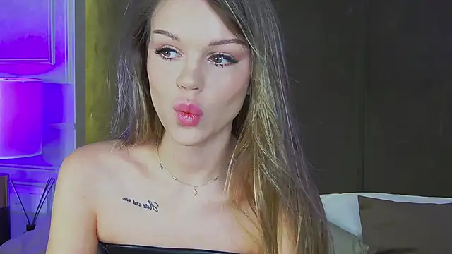 MarilynNova online show from 15, 11, 2025