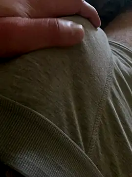 Snapshot of MuzzyFacing chatting on 25, 11, 2025 MuzzyFacing online show from 25, 11, 2025