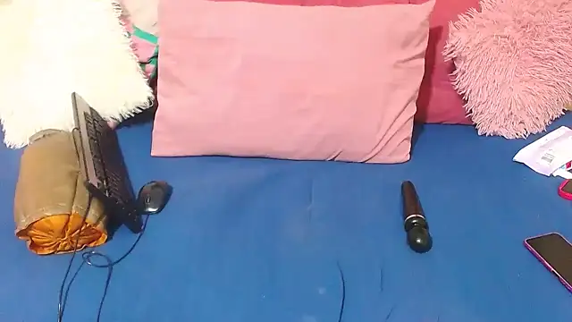 AmazingDarkDoll online show from 2, 12, 2025