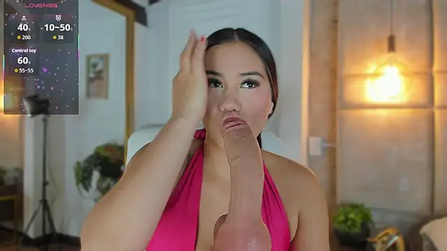 Snapshot of Jazmiinee chatting on 27, 11, 2025 Jazmiinee online show from 27, 11, 2025