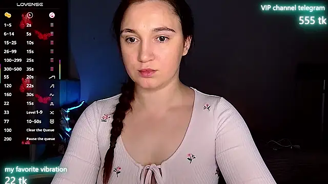 Snapshot of Eliz_v_tta chatting on 13, 10, 2025 Eliz v tta online show from 13, 10, 2025