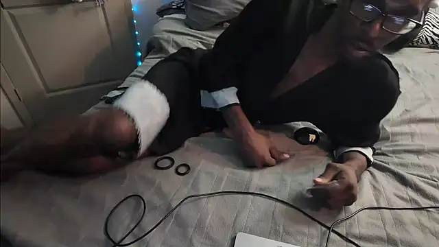 Triggerhappycj100 online show from 17, 3, 2026