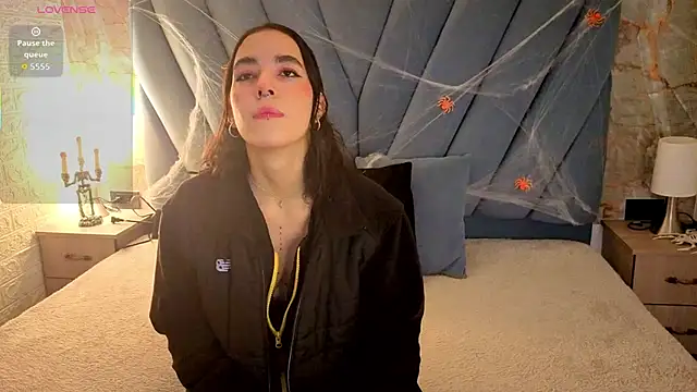 violett  golden online show from 14, 10, 2025