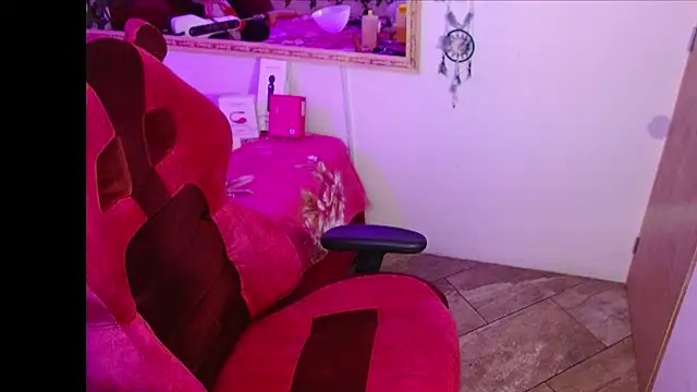 Snapshot of IVET_CUTE1 chatting on 5, 7, 2026 IVET CUTE1 online show from 5, 7, 2026