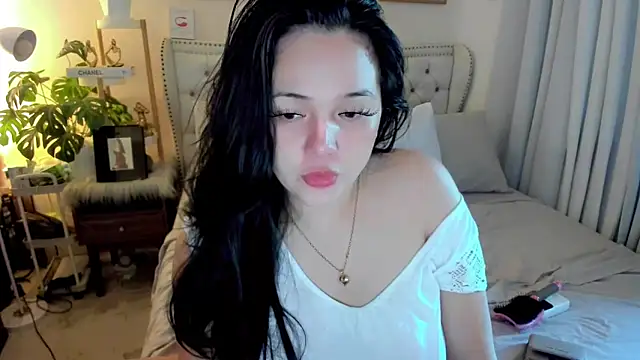 SweetHoney369 online show from 15, 10, 2025