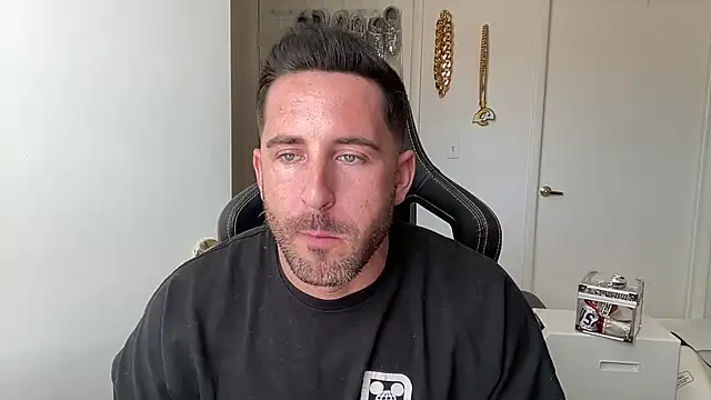 Snapshot of brettmycles28 chatting on 15, 7, 2026 brettmycles28 online show from 15, 7, 2026