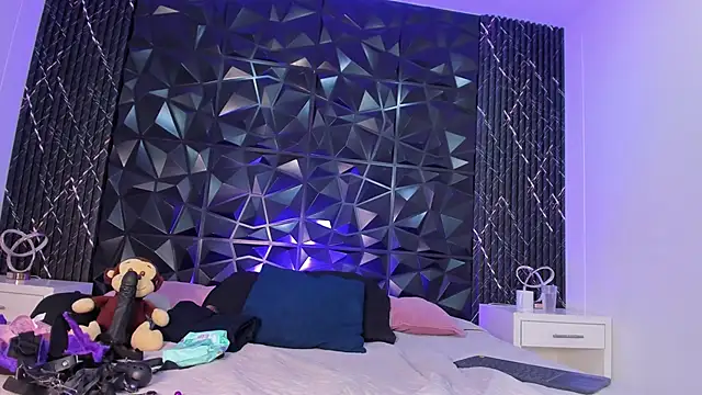 Snapshot of VictoriaSanz_ chatting on 8, 10, 2025 VictoriaSanz online show from 8, 10, 2025