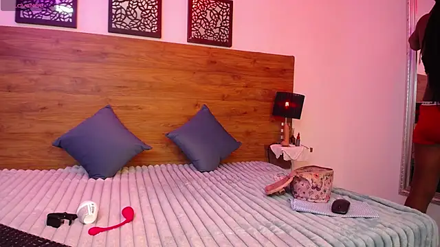 AlexandraCambell online show from 10, 10, 2025