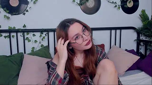 Snapshot of LanaAirlie chatting on 12, 10, 2025 LanaAirlie online show from 12, 10, 2025