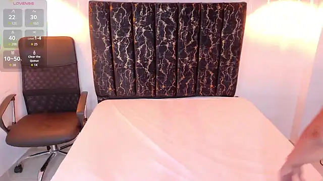 Snapshot of evvaa_moon69 chatting on 30, 4, 2026 evvaa moon69 online show from 30, 4, 2026
