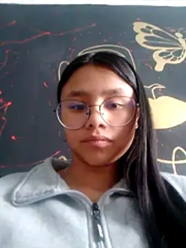 SofieLove 01 online show from 4, 4, 2026