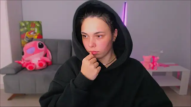 queenofthesense  online show from 13, 10, 2025