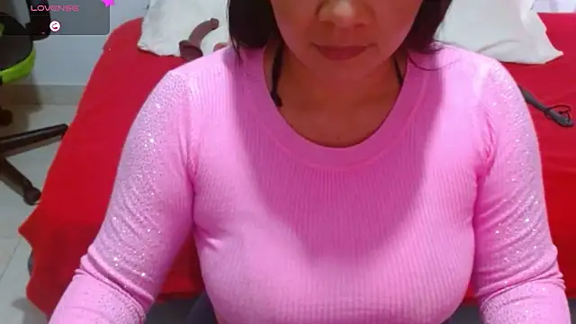 Snapshot of hiilarybrown chatting on 3, 12, 2025 hiilarybrown online show from 3, 12, 2025