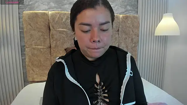 leilapons online show from 22, 11, 2025