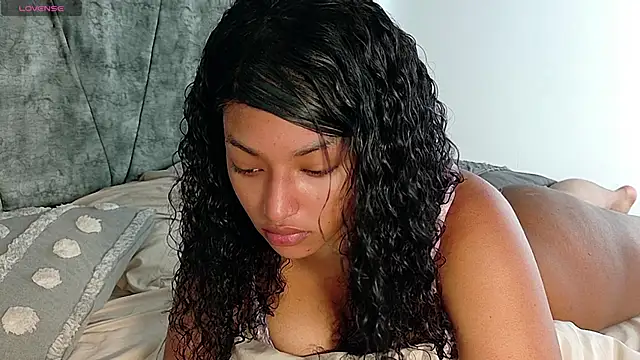 Snapshot of ValeriGallardo17 chatting on 29, 10, 2025 ValeriGallardo17 online show from 29, 10, 2025