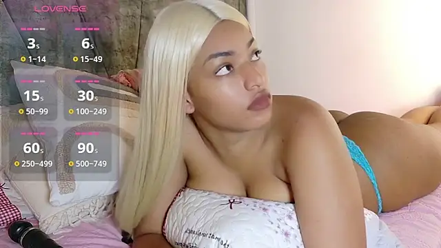 Snapshot of ValeriGallardo17 chatting on 13, 11, 2025 ValeriGallardo17 online show from 13, 11, 2025