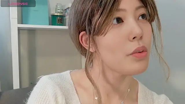 Nana with online show from 15, 2, 2026