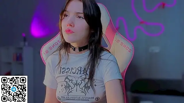 Sophie SkyAngel online show from 5, 3, 2026