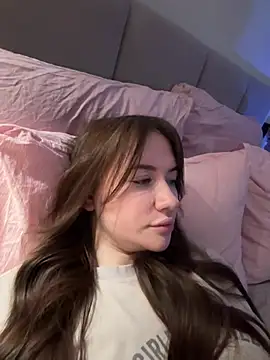 Snapshot of MeganStrain chatting on 7, 2, 2026 MeganStrain online show from 7, 2, 2026