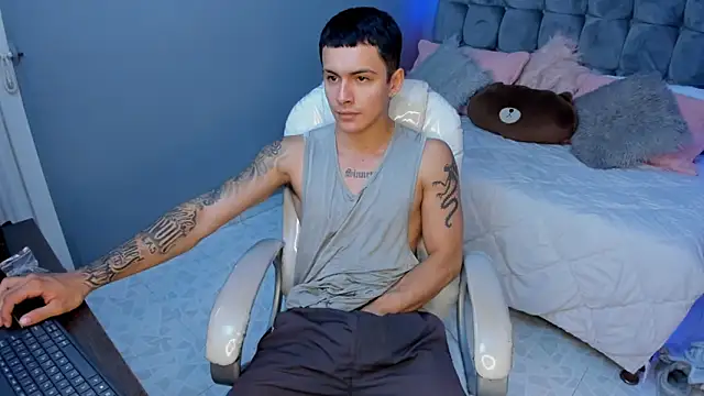 Snapshot of Leo_santoro chatting on 14, 9, 2025 Leo santoro online show from 14, 9, 2025